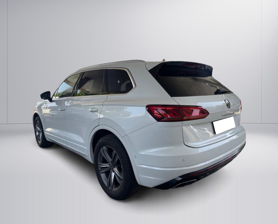 Volkswagen Touareg 4Motion R-Line (3)