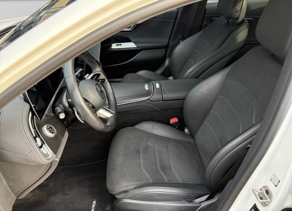 Mercedes-Benz E 300e AMG - foto 9