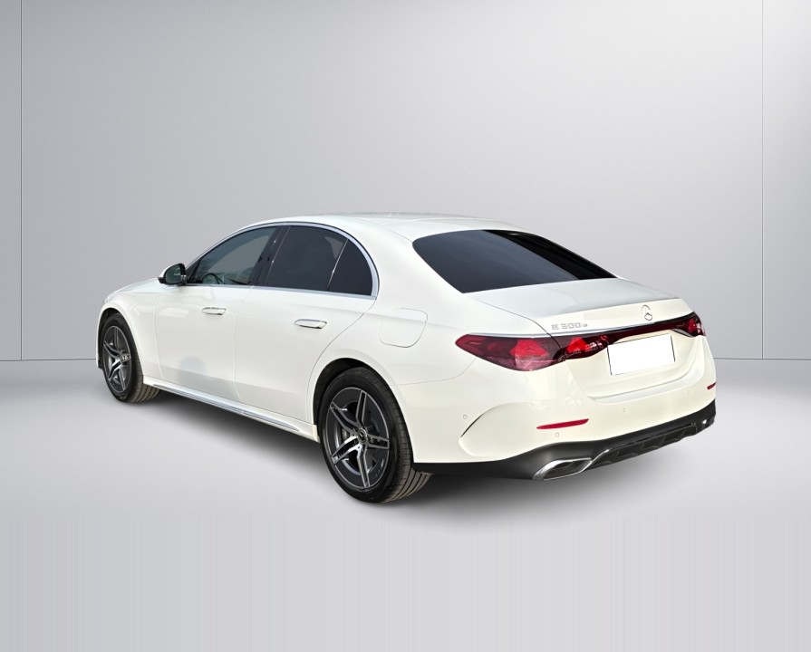 Mercedes-Benz E 300e AMG (5)