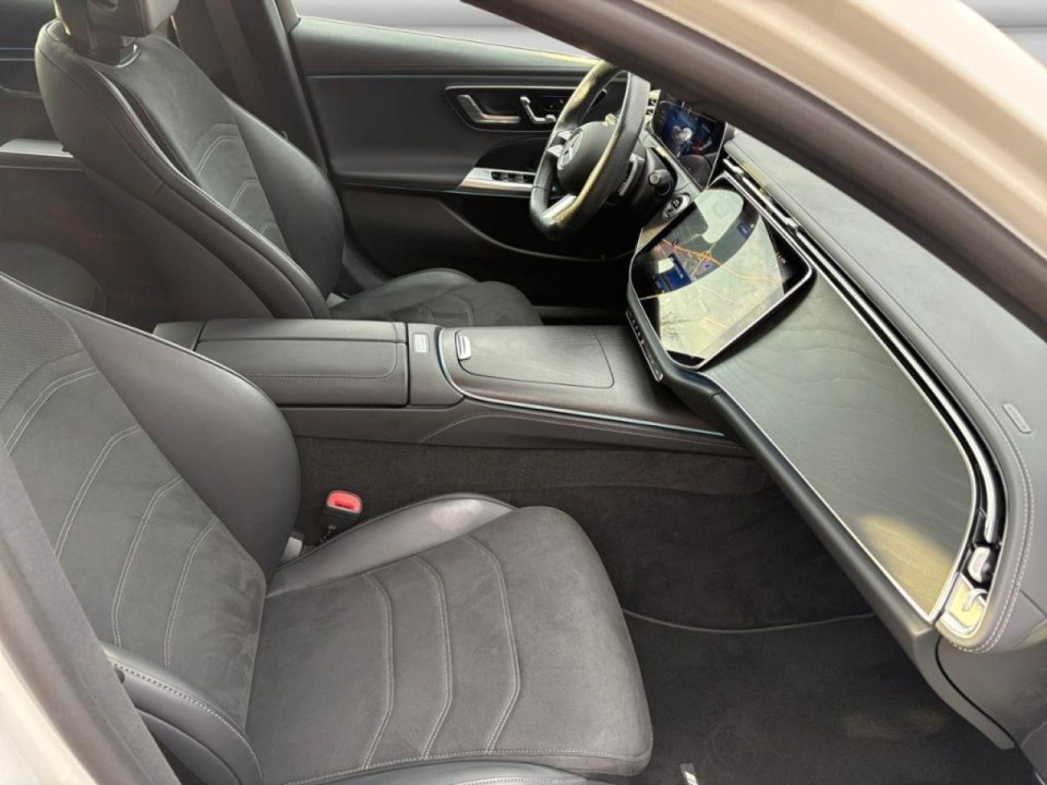 Mercedes-Benz E 300e AMG - foto 11