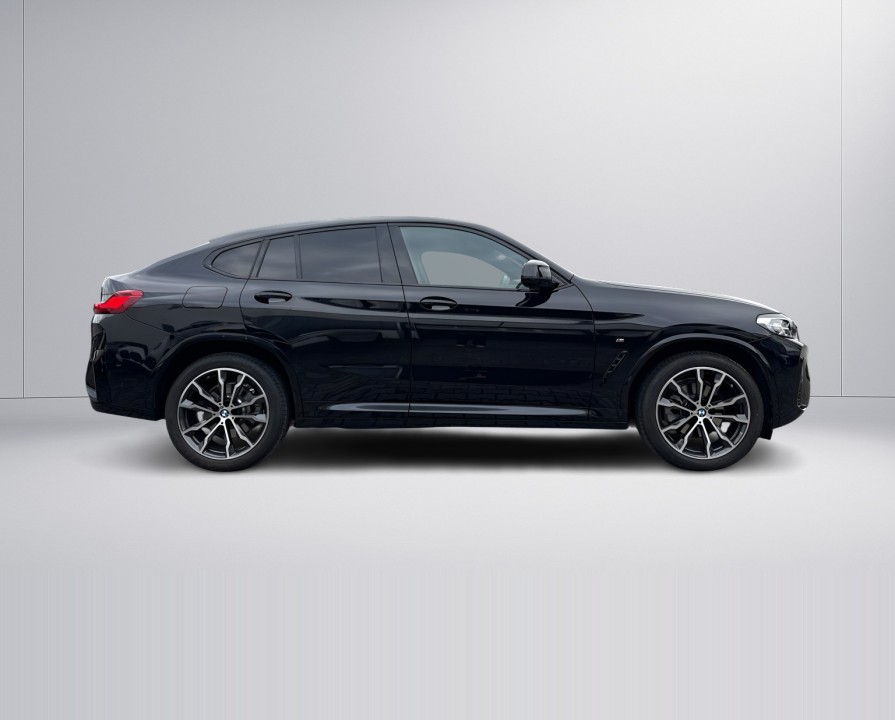 BMW X4 xDrive20d M-Sport (2)