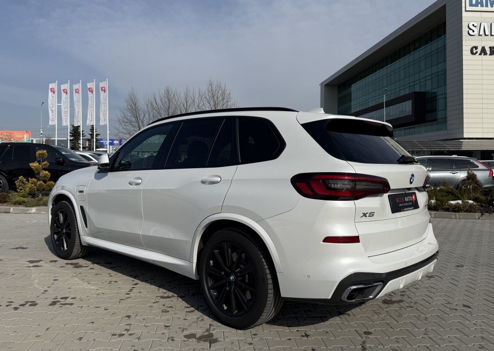 BMW X5 xDrive45e M-Sport (5)
