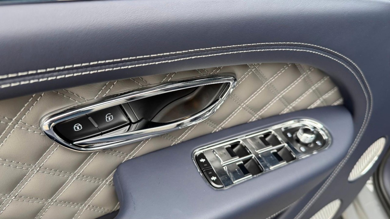 Bentley Bentayga S V8 - foto 29