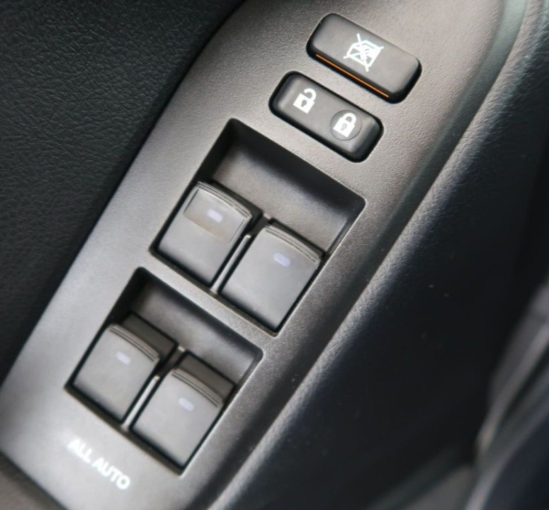 Toyota Land Cruiser 2.8 D-4D - foto 23