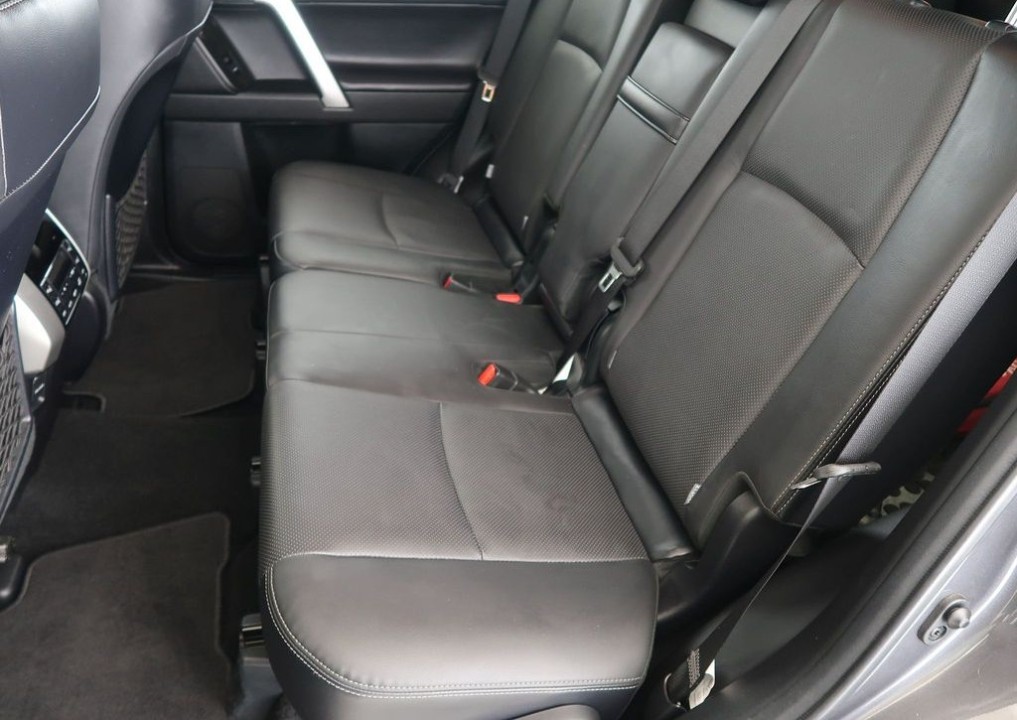 Toyota Land Cruiser 2.8 D-4D - foto 10