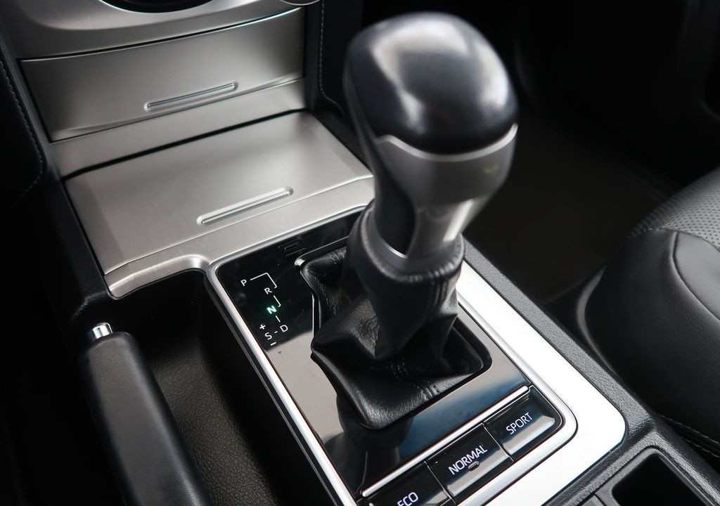 Toyota Land Cruiser 2.8 D-4D - foto 18