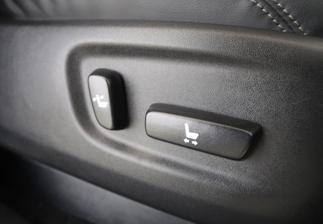 Toyota Land Cruiser 2.8 D-4D - foto 30