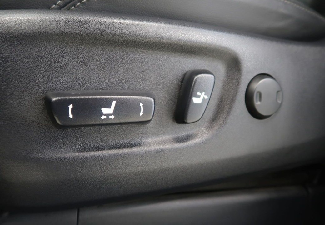 Toyota Land Cruiser 2.8 D-4D - foto 29