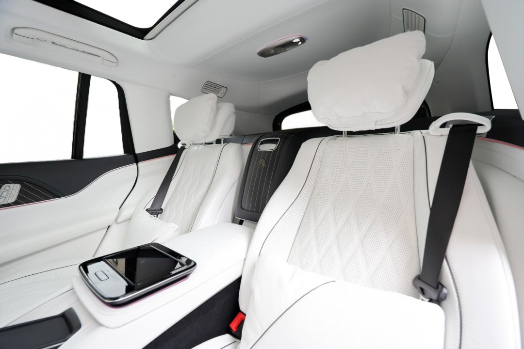 Mercedes-Benz GLS Maybach 600 Night Series - foto 14