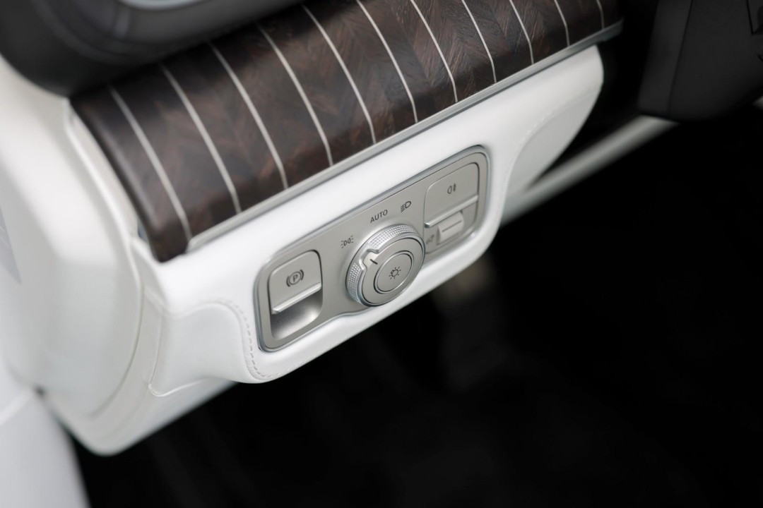 Mercedes-Benz GLS Maybach 600 Night Series - foto 25