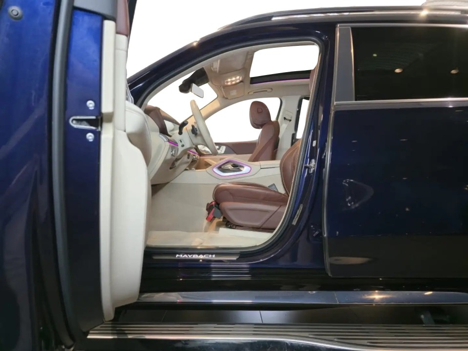 Mercedes-Benz GLS Maybach 600 - foto 21