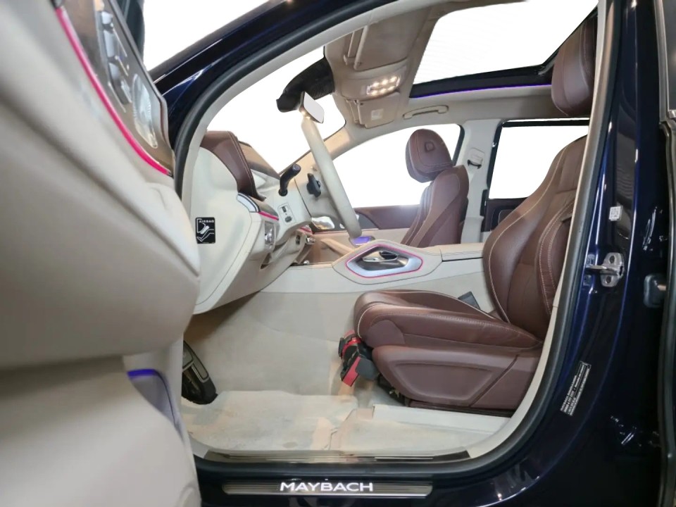 Mercedes-Benz GLS Maybach 600 - foto 17