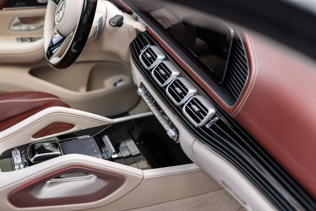 Mercedes-Benz GLS Maybach 600 - foto 16