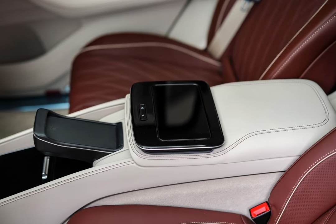 Mercedes-Benz GLS Maybach 600 - foto 26