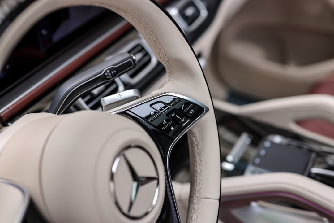 Mercedes-Benz GLS Maybach 600 - foto 15