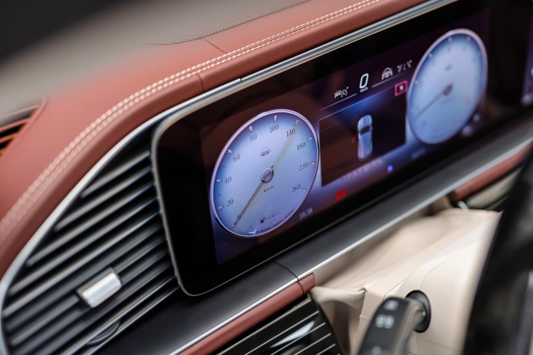 Mercedes-Benz GLS Maybach 600 - foto 18