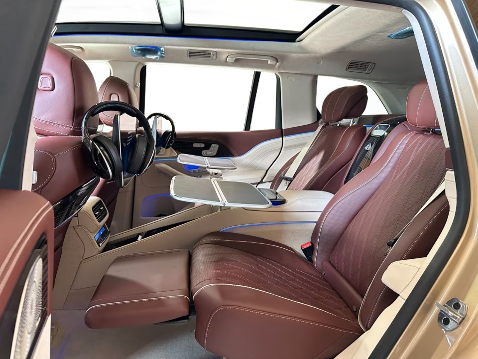 Mercedes-Benz GLS Maybach 600 - foto 16