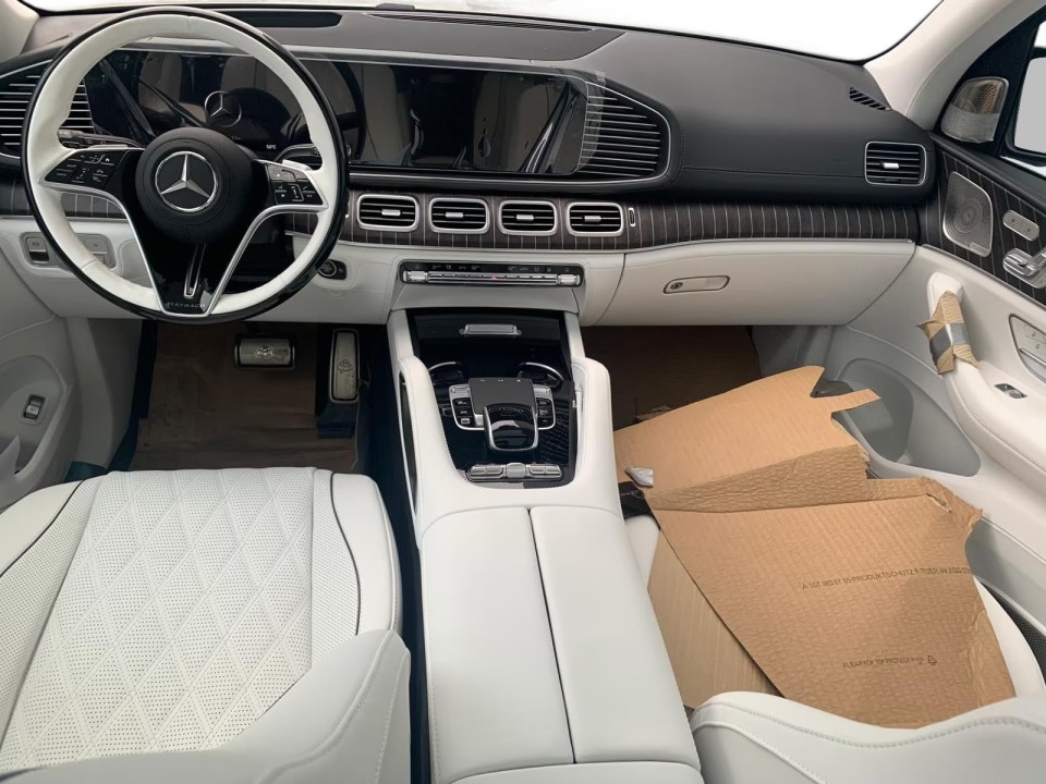 Mercedes-Benz GLS Maybach 600 Night Series (4)