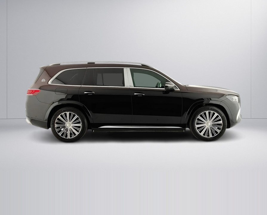 Mercedes-Benz GLS Maybach 600 (2)