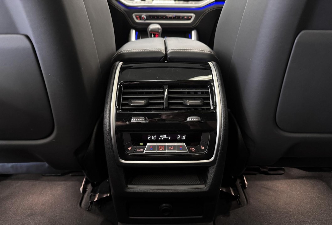 BMW X5 M Competition - foto 22