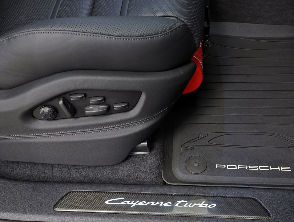 Porsche Cayenne Coupe Turbo - foto 27