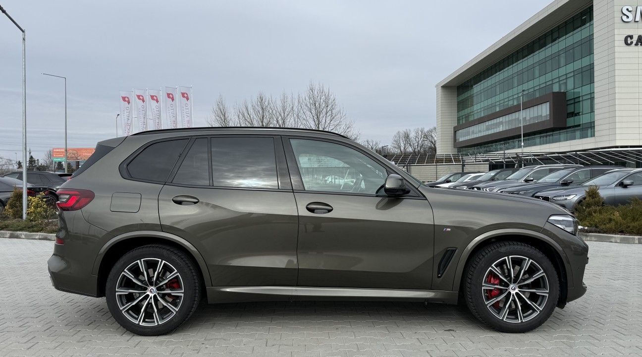 BMW X5 xDrive30d M-Sport (2)