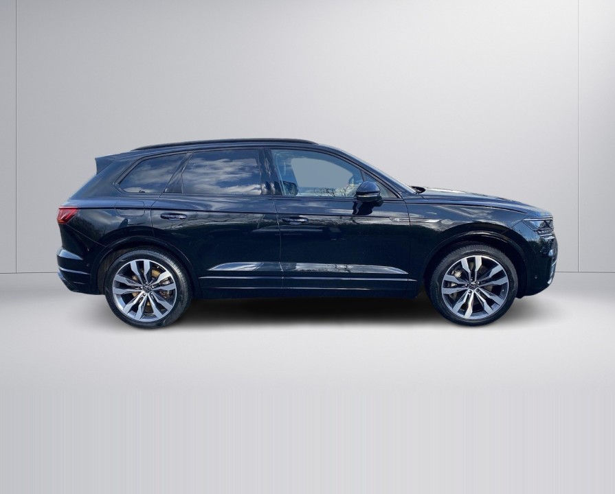 Volkswagen Touareg R eHybrid (2)