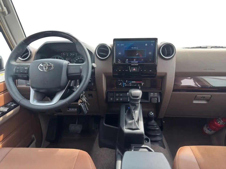 Toyota Land Cruiser GRJ 76 - foto 8