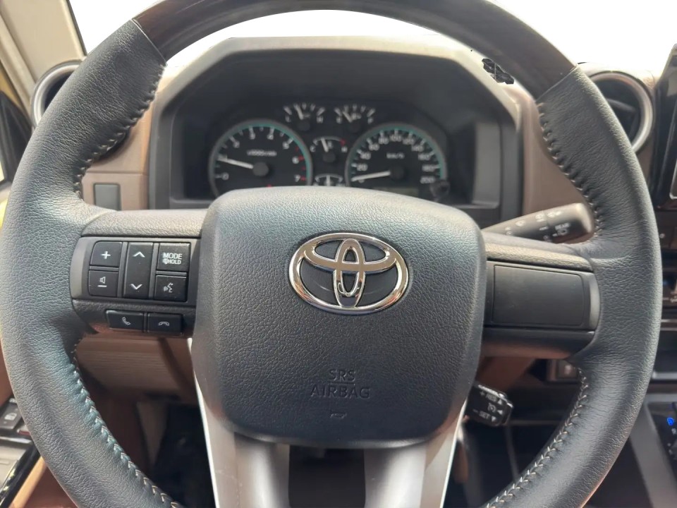 Toyota Land Cruiser GRJ 76 - foto 9