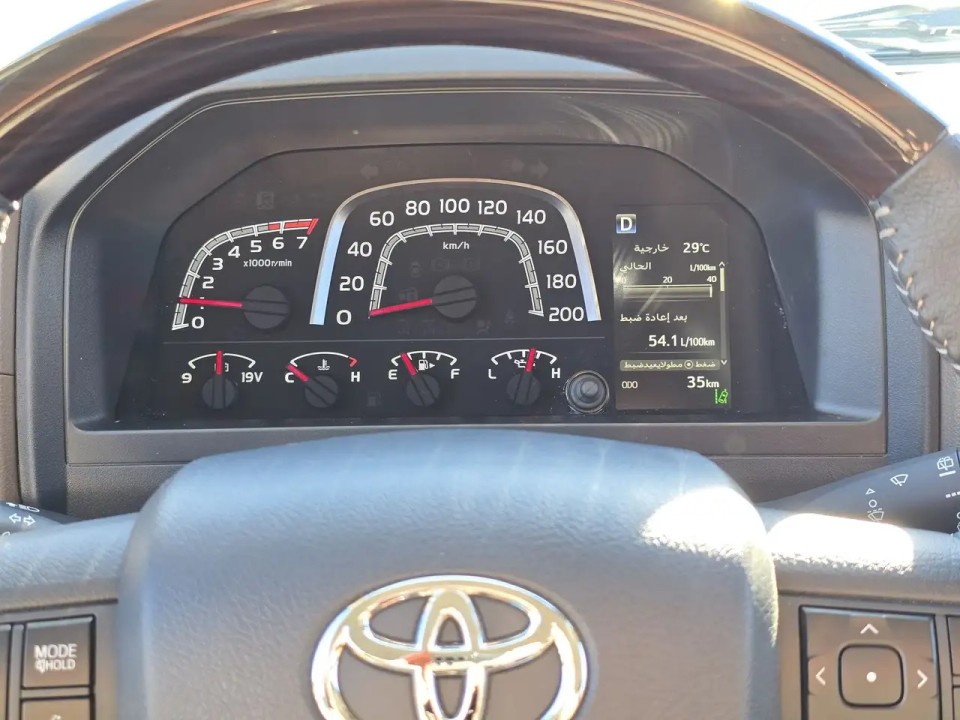 Toyota Land Cruiser GRJ 76 - foto 9