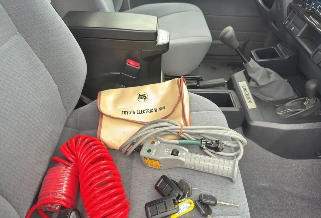 Toyota Land Cruiser GRJ 76 - foto 10