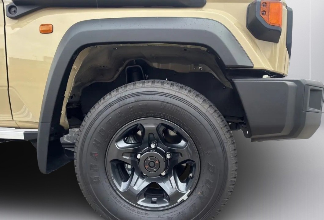 Toyota Land Cruiser GRJ 76 - foto 14