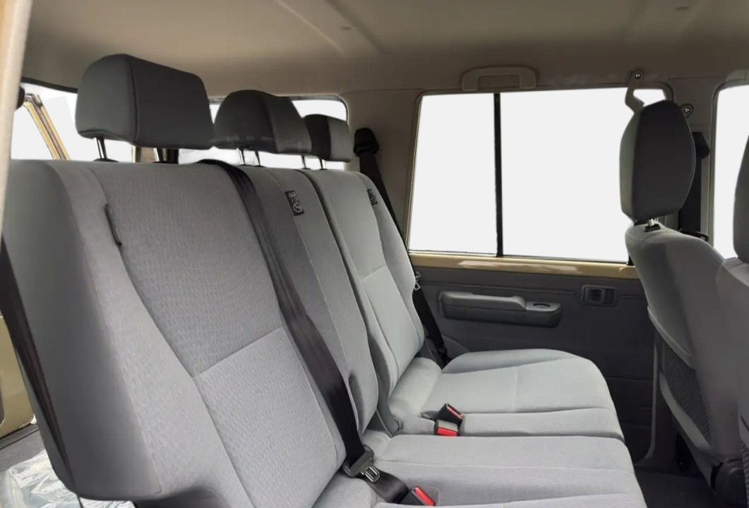 Toyota Land Cruiser GRJ 76 - foto 9