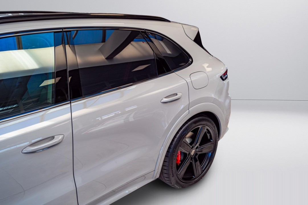 Porsche Cayenne Turbo E-Hybrid - foto 27
