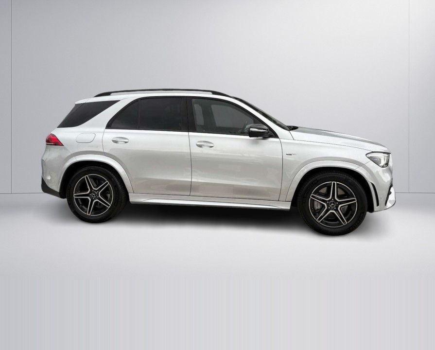 Mercedes-Benz GLE AMG 53 4MATIC+ (2)