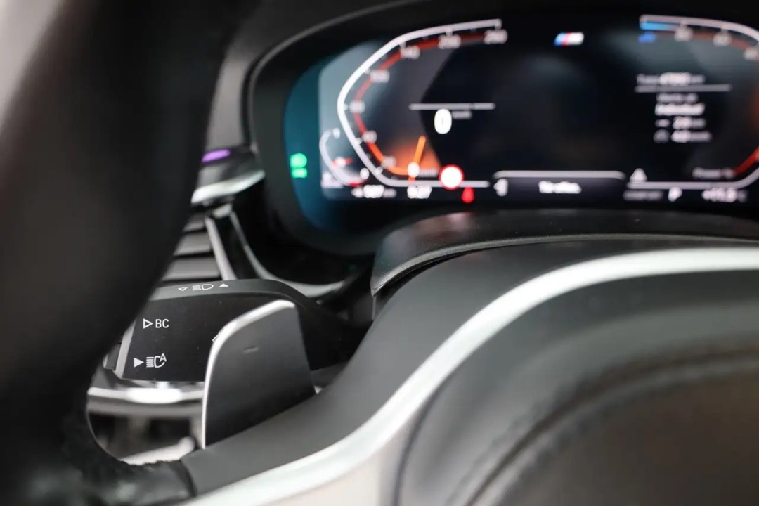 BMW Seria 5 xDrive520d M-Sport - foto 17