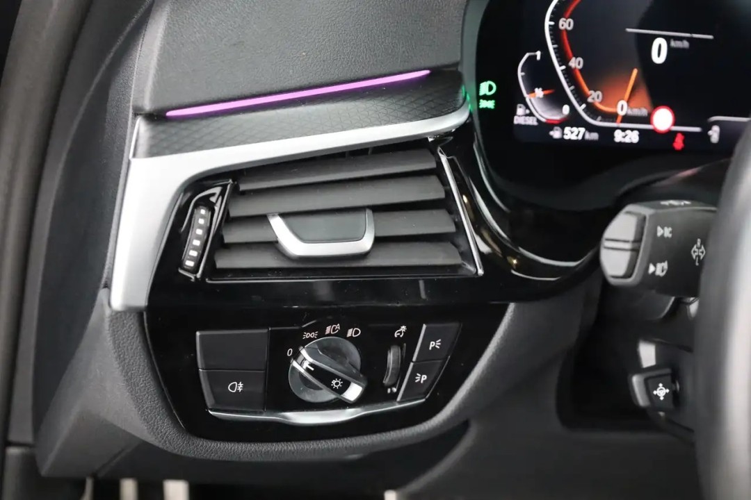 BMW Seria 5 xDrive520d M-Sport - foto 19