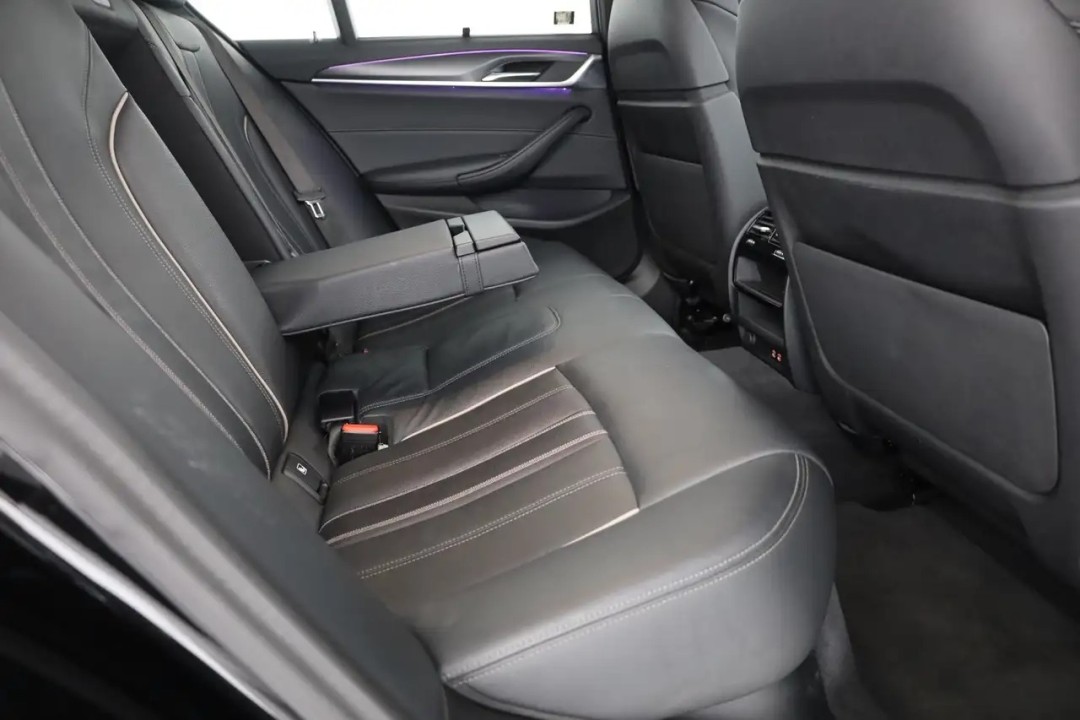 BMW Seria 5 xDrive520d M-Sport - foto 26