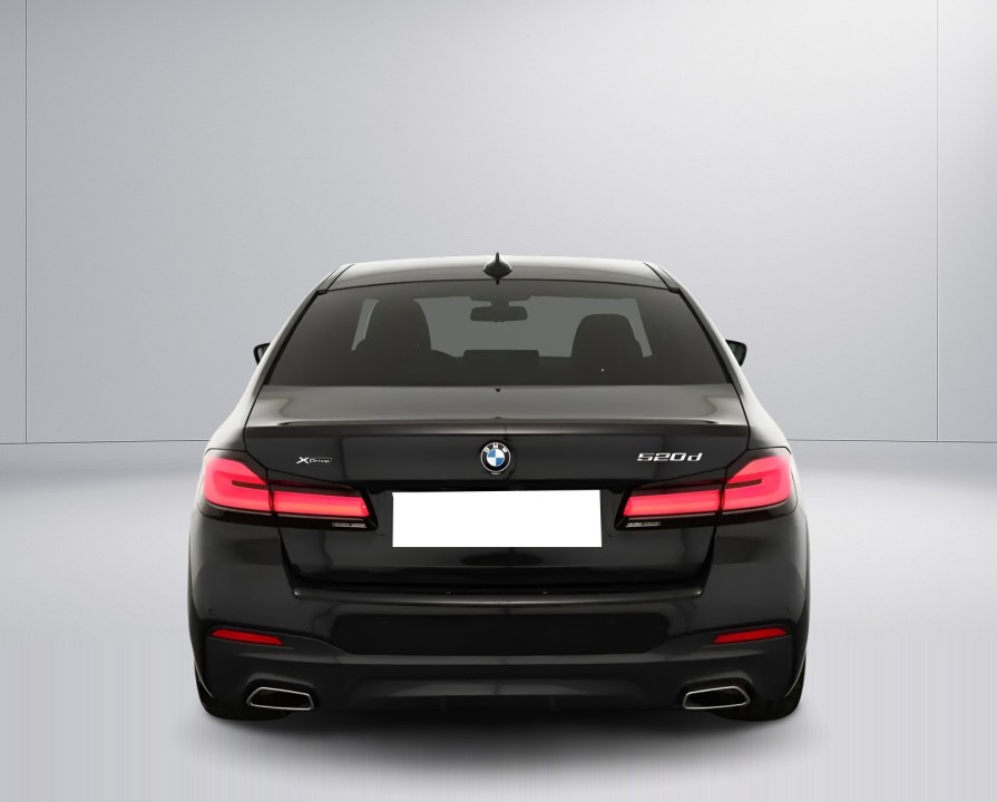 BMW Seria 5 xDrive520d M-Sport (4)