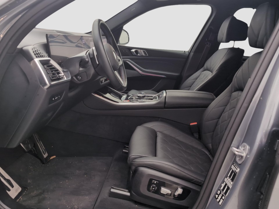 BMW X5 M60i - foto 8