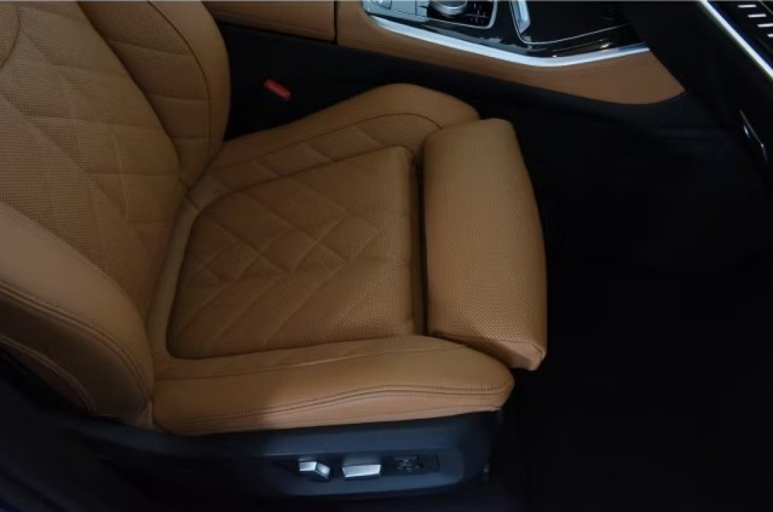 BMW X5 M60i xDrive - foto 8