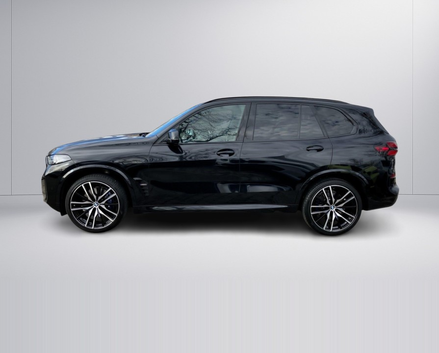 BMW X5 M60i xDrive (3)