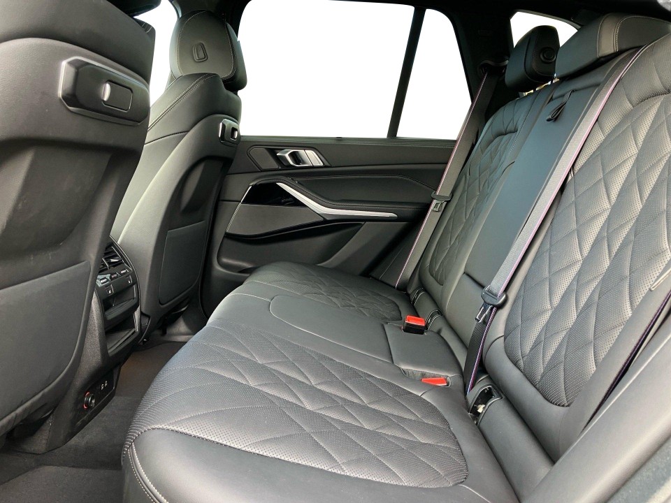 BMW X5 M60i xDrive (5)