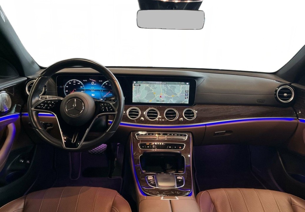 Mercedes-Benz E 300e 4MATIC - foto 10