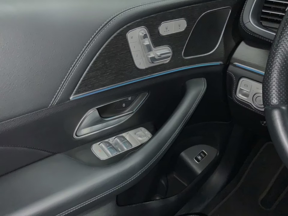 Mercedes-Benz GLE AMG 53 4MATIC+ - foto 24