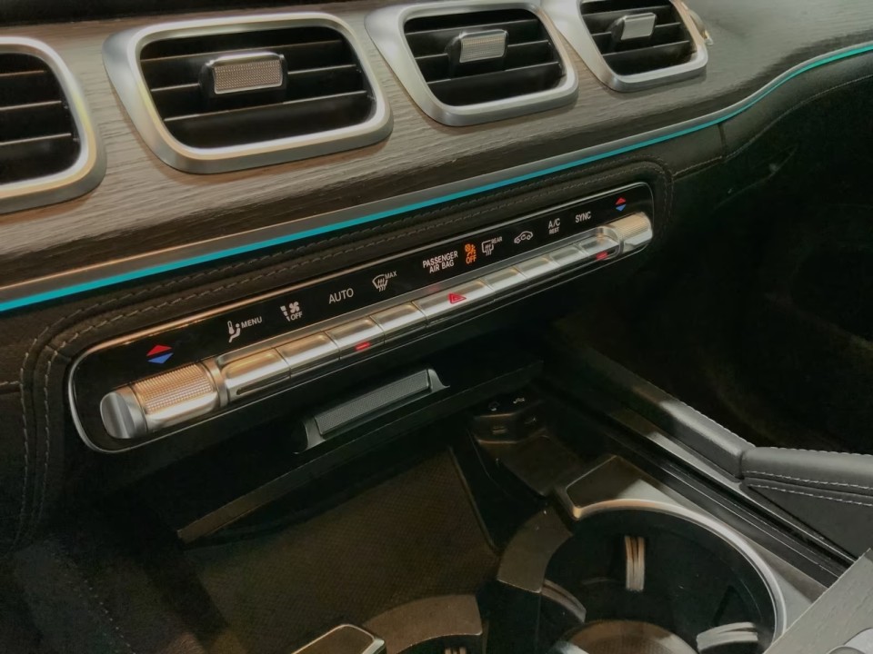 Mercedes-Benz GLE AMG 53 4MATIC+ - foto 16