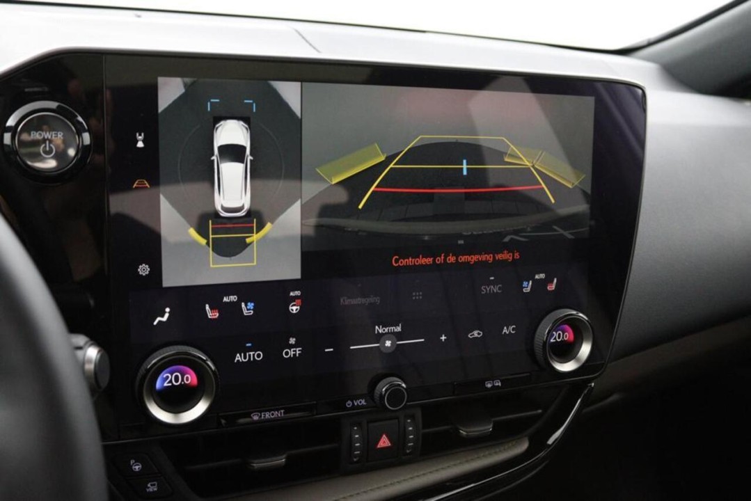 Lexus Seria NX 450h+ - foto 16