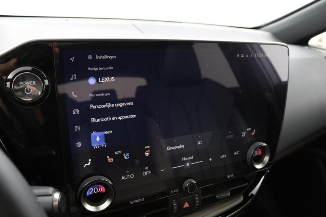 Lexus Seria NX 450h+ - foto 15