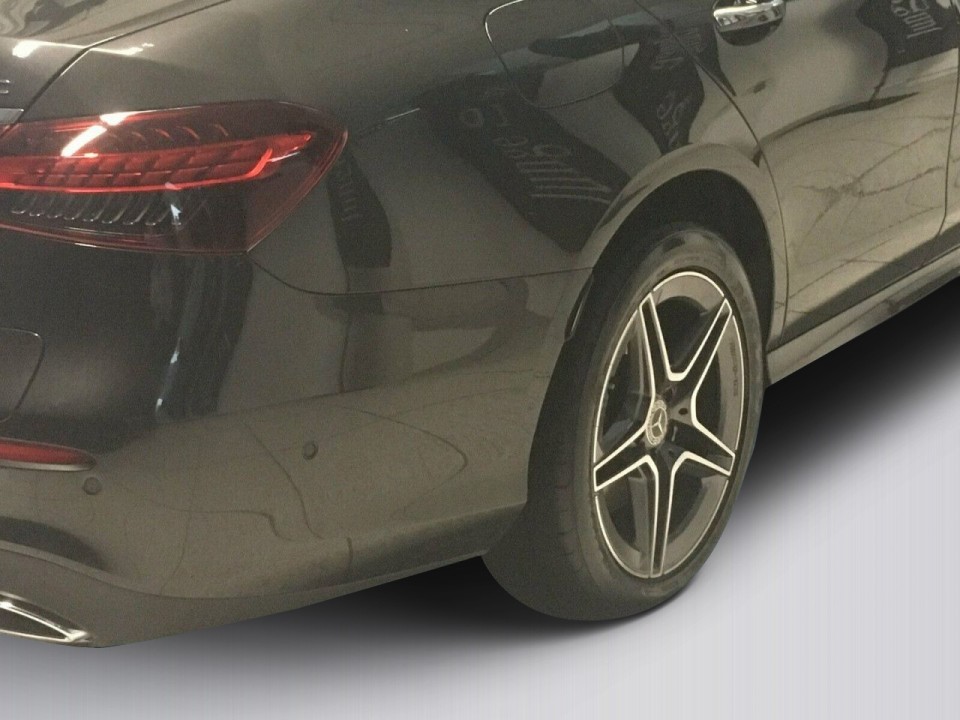 Mercedes-Benz E 300e 4MATIC - foto 15