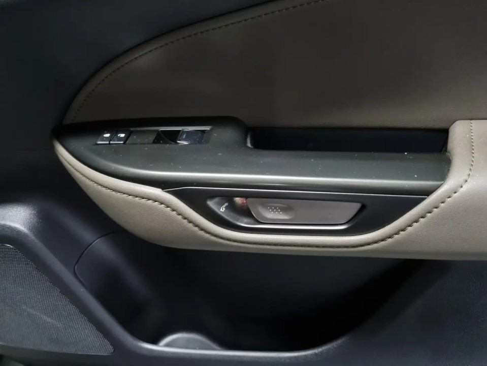 Lexus Seria NX 450h+ - foto 33